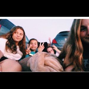 Meet your Posher, Claire